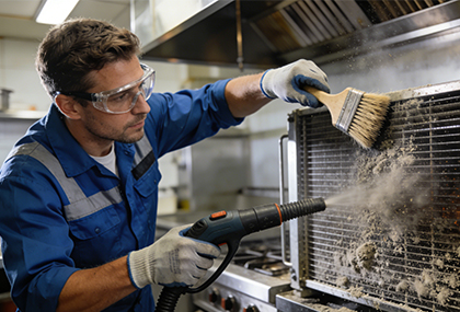 Nettoyage de la poussière du condenseur